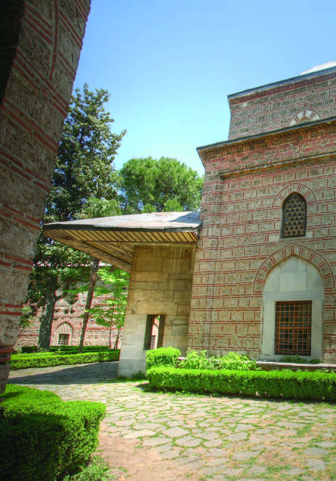 Cem Sultan ve Şehzade Mustafa Türbesi