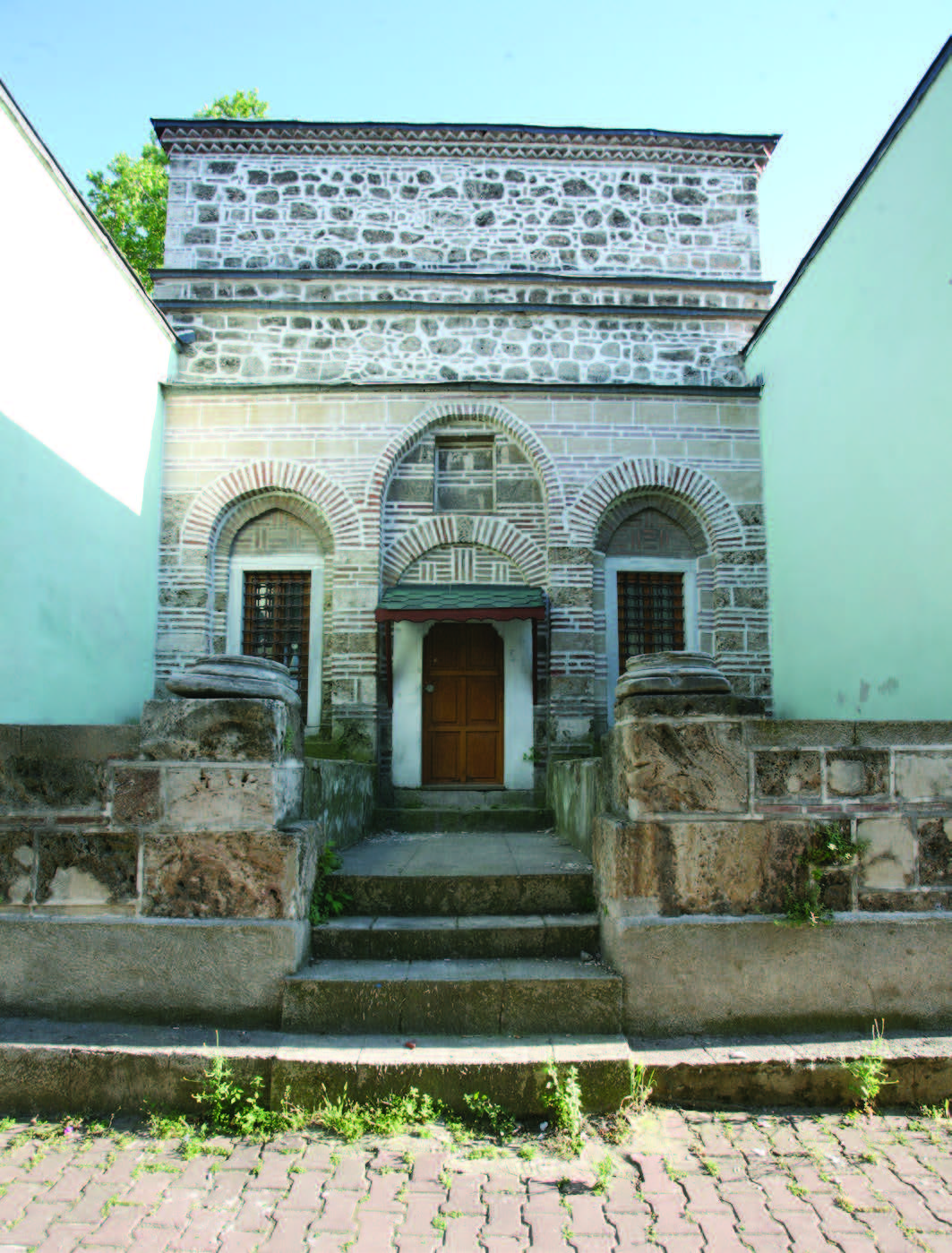 Gül Çiçek Hatun Türbesi